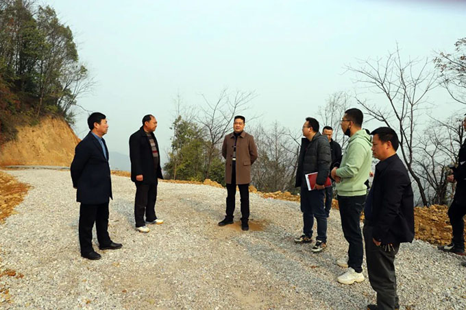 �f(w��n)��Ͷ�Y���F(tu��n)�hί��(sh��)ӛ�������L(zh��ng)�(y��ng)���֬F(xi��n)��(ch��ng)�{(di��o)�Ȋ����һ��������_(d��)վ�(xi��ng)Ŀ���O(sh��)��r